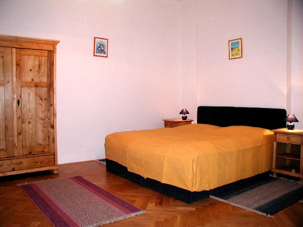 NAVRATILOVA APARTMENT