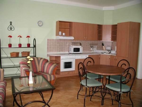 RESIDENCE HUSOVA