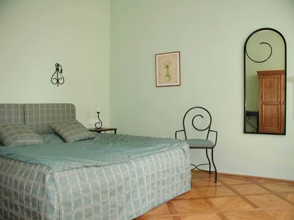 RESIDENCE HUSOVA