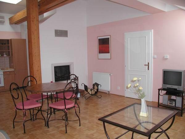 RESIDENCE HUSOVA