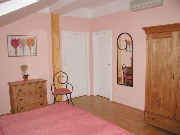 RESIDENCE HUSOVA