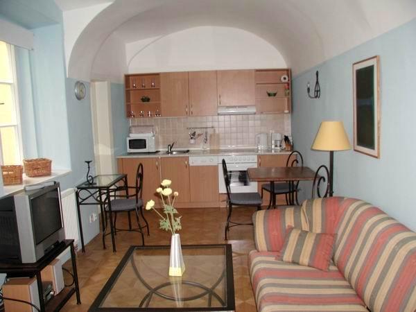 RESIDENCE HUSOVA
