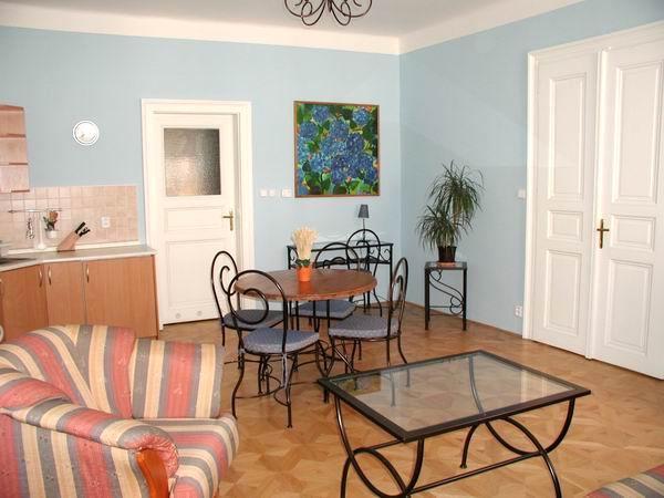 RESIDENCE HUSOVA