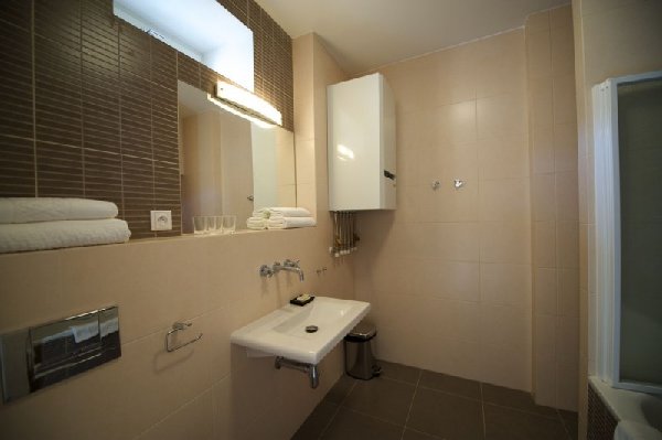 RESIDENCE OSTROVNI