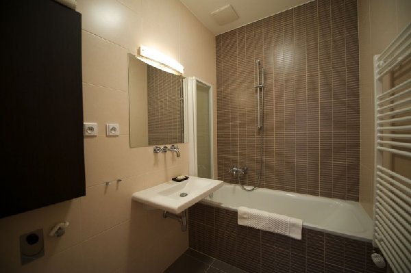 RESIDENCE OSTROVNI