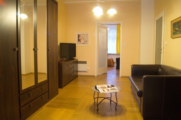 NATIONAL THEATRE II APARTMENTS