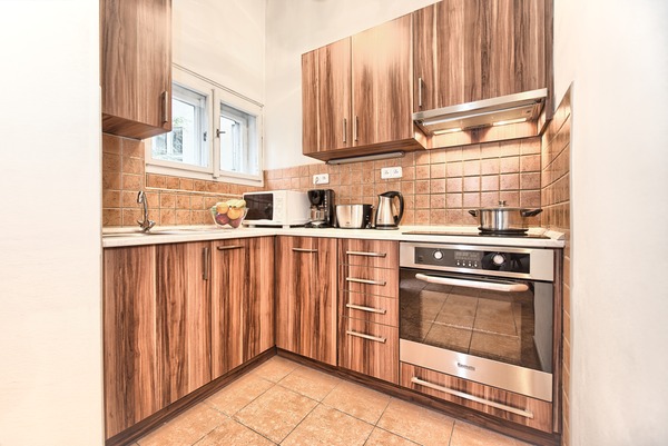 OSTROVNI 7 APARTMENTS