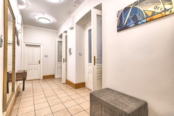 RESIDENCE BREHOVA